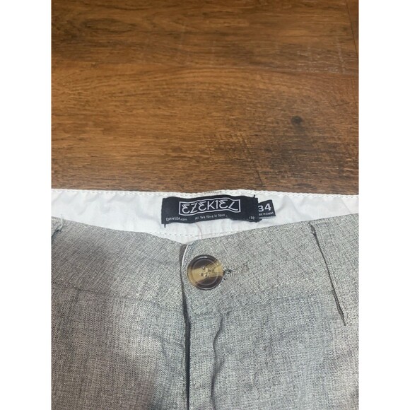 Ezekiel Men's Shorts Size 34 Tan Gray Flat Front Chino Lightweight 10” Inseam - Picture 3 of 5